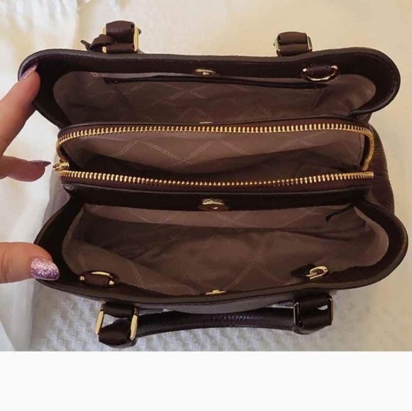 Purse - Picture 1 of 2